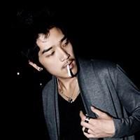 qq头像图片男生成熟帅气_WWW.WHOISQQ.COM