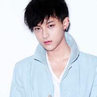 严肃男生头像图片_WWW.WHOISQQ.COM