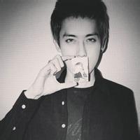 玩世不恭的男生头像图片_WWW.WHOISQQ.COM
