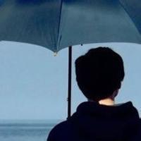 qq头像图片男生背影朝海_WWW.WHOISQQ.COM