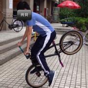男生头像图片哭笑不得_WWW.WHOISQQ.COM