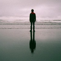 qq头像图片漏腿的男生_WWW.WHOISQQ.COM