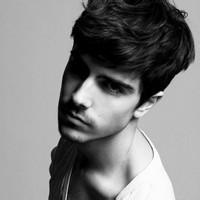 男生五彩裤头像图片_WWW.WHOISQQ.COM