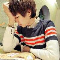 戴帽子酷酷男生头像图片_WWW.WHOISQQ.COM