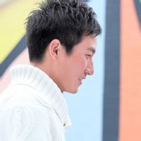 成年人头像图片男生_WWW.WHOISQQ.COM