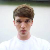深邃头像图片男生_WWW.WHOISQQ.COM