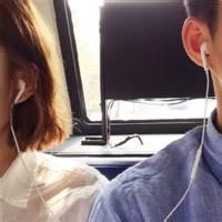不露脸衬衫男生头像图片_WWW.WHOISQQ.COM