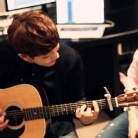 男生弹吉他头像图片吧_WWW.WHOISQQ.COM