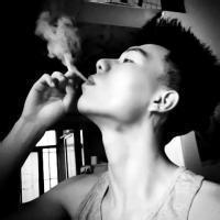 抽烟男生qq头像图片_WWW.WHOISQQ.COM
