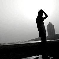 qq头像图片夜里一个人男生_WWW.WHOISQQ.COM
