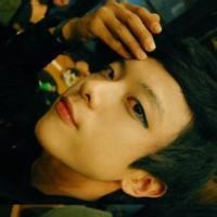 棕色头发男生头像图片_WWW.WHOISQQ.COM