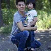 蓝色玫瑰男生头像图片_WWW.WHOISQQ.COM