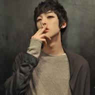 qq头像图片男生抽烟骷髅头_WWW.WHOISQQ.COM