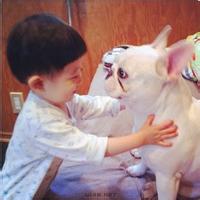 带宠物头像图片男生_WWW.WHOISQQ.COM