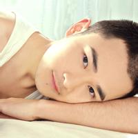 男生短发头像图片_WWW.WHOISQQ.COM