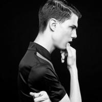 假洒脱男生qq头像图片_WWW.WHOISQQ.COM
