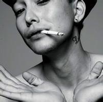 找女朋友的头像图片男生_WWW.WHOISQQ.COM