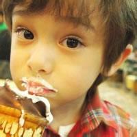 qq男生头像图片小孩子很萌_WWW.WHOISQQ.COM