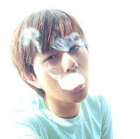 男生玩耍真实头像图片_WWW.WHOISQQ.COM