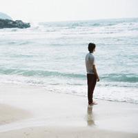 背景大海男生头像图片_WWW.WHOISQQ.COM
