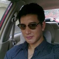 带墨镜黑社会男生头像图片_WWW.WHOISQQ.COM