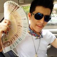 带墨镜黑社会男生头像图片_WWW.WHOISQQ.COM