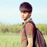 男生阳光清新头像图片_WWW.WHOISQQ.COM