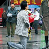 qq头像图片淋雨者 男生_WWW.WHOISQQ.COM