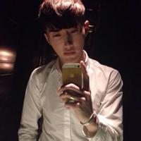 笑脸男生头像图片_WWW.WHOISQQ.COM
