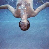 男生堕入深海头像图片_WWW.WHOISQQ.COM