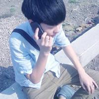 花美外国男生头像图片_WWW.WHOISQQ.COM