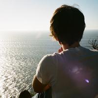 男生堕入深海头像图片_WWW.WHOISQQ.COM