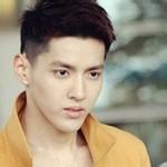 男生短头发帅气头像图片_WWW.WHOISQQ.COM