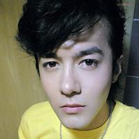 帅气男生平头头像图片_WWW.WHOISQQ.COM
