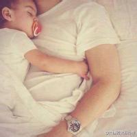 男生带小孩的头像图片_WWW.WHOISQQ.COM