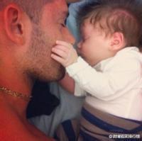 男生带小孩的头像图片_WWW.WHOISQQ.COM