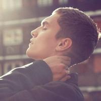 男生头像图片帅气图片下载_WWW.WHOISQQ.COM
