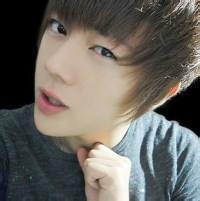 qq头像图片男生v手势_WWW.WHOISQQ.COM