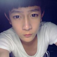 qq头像图片戴眼镜男生_WWW.WHOISQQ.COM