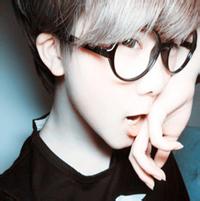 qq头像图片戴眼镜男生_WWW.WHOISQQ.COM
