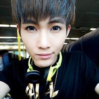 2014年男生抽烟头像图片_WWW.WHOISQQ.COM