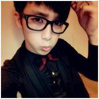 男生眼镜qq头像图片_WWW.WHOISQQ.COM