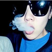 男生眼镜qq头像图片_WWW.WHOISQQ.COM