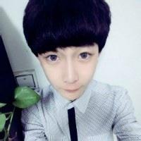 男生嘟嘴生气头像图片_WWW.WHOISQQ.COM