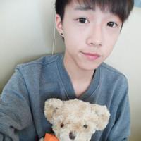 男生嘟嘴生气头像图片_WWW.WHOISQQ.COM