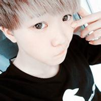 男生嘟嘴生气头像图片_WWW.WHOISQQ.COM