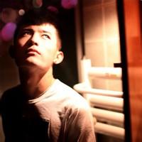 qq头像图片俄罗斯男生_WWW.WHOISQQ.COM