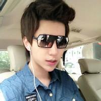 男生开豪车头像图片_WWW.WHOISQQ.COM