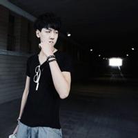 男生开豪车头像图片_WWW.WHOISQQ.COM
