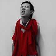 男生红色毛衣头像图片_WWW.WHOISQQ.COM